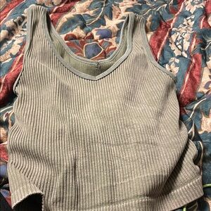 Stylish Ribbed Crop Top in Gray